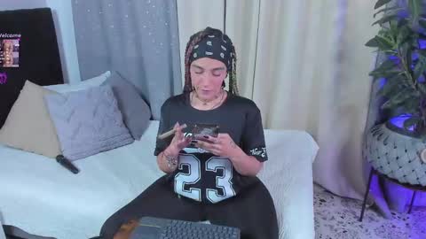 Snapshot of danna__castle chatting on September 21, 3:32 am Dannacastle online show from September 21, 3:32 am