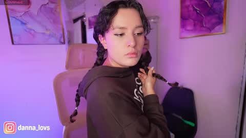 Danna Lovs online show from April 8, 10:51 am