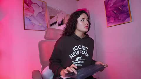 Danna Lovs online show from March 13, 2:42 pm