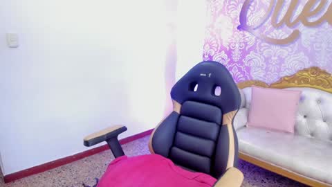 Danna online show from January 4, 5:58 pm