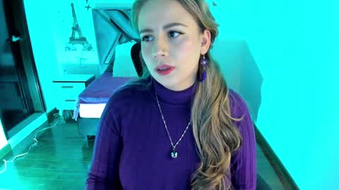 Danna martinezz online show from December 6, 5:38 pm