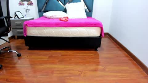 Danna martinezz online show from December 29, 7:43 pm