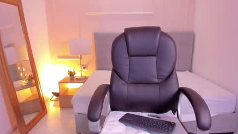 danna_palmeth online show from October 15, 11:48 pm