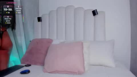 danna ross101 online show from October 4, 1:03 am