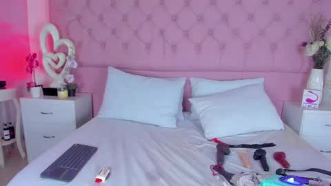 Danna  online show from April 12, 7:45 am