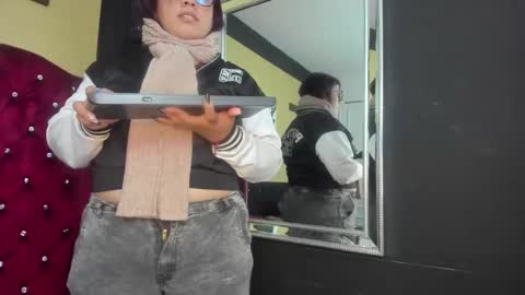 Danna Garza online show from March 9, 5:00 am