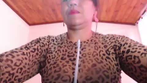 dannamomcerratt online show from February 19, 10:20 pm