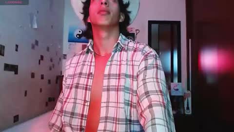 phantom555 online show from December 1, 7:45 pm