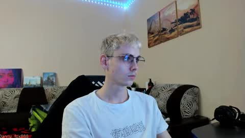 Snapshot of danny_fox888 chatting on October 16, 6:29 pm Daniel online show from October 16, 6:29 pm