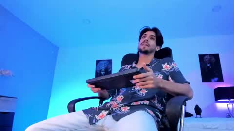 dannyperlaza online show from April 20, 3:42 am