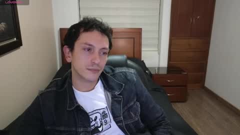 Snapshot of danruiz33 chatting on February 18, 5:09 am Dan online show from February 18, 5:09 am