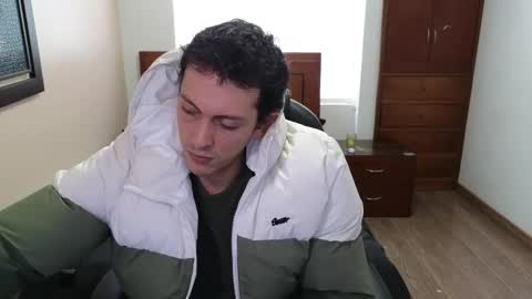 Snapshot of danruiz33 chatting on February 13, 4:07 pm Dan online show from February 13, 4:07 pm