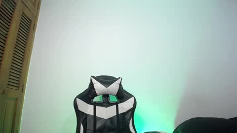 danteread online show from February 10, 9:58 pm