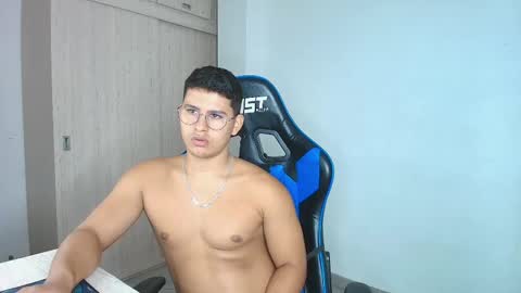 Dantraxx online show from December 3, 2:33 pm