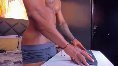 Snapshot of dany_dryy chatting on October 16, 11:58 pm Dany online show from October 16, 11:58 pm