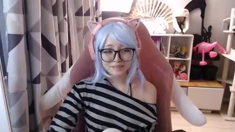 danyelleeyermann online show from July 9, 1:26 pm