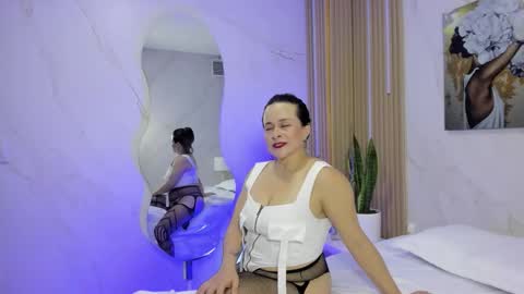 Snapshot of daphne81_ chatting on September 23, 2:27 am Daphne online show from September 23, 2:27 am