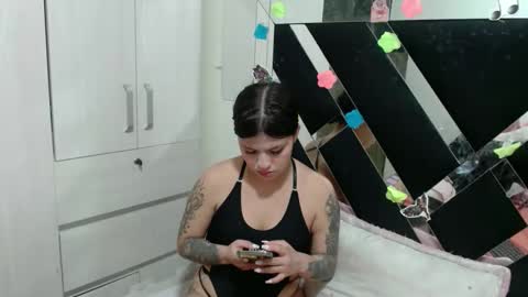 daphne877046 online show from February 15, 2:47 am