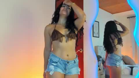 Antonella Mora online show from September 20, 12:30 pm