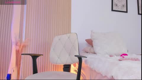 Antonella Mora online show from February 17, 1:44 pm