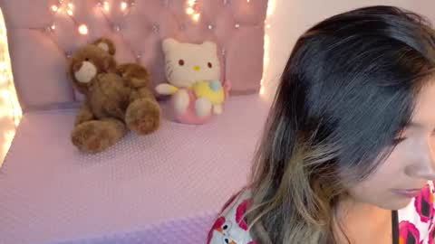 daphne_little online show from October 19, 12:37 am