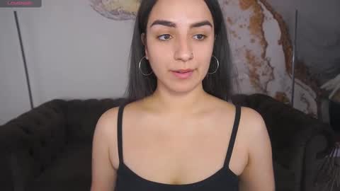 Snapshot of daphne_moss chatting on February 23, 1:42 pm Agatha online show from February 23, 1:42 pm