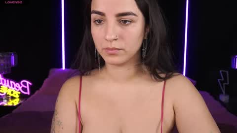 Snapshot of daphne_moss chatting on February 10, 1:55 pm Agatha online show from February 10, 1:55 pm
