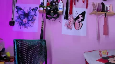 daphneandrade online show from February 20, 8:03 pm