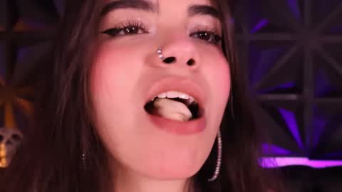 Daphne online show from October 29, 1:24 pm