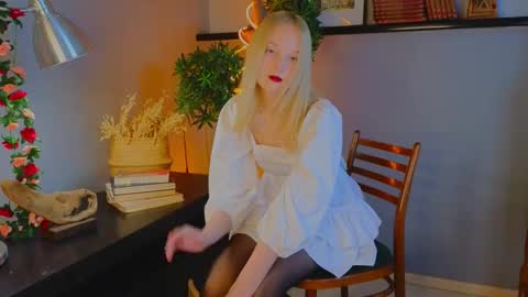 Kami online show from October 17, 4:49 am