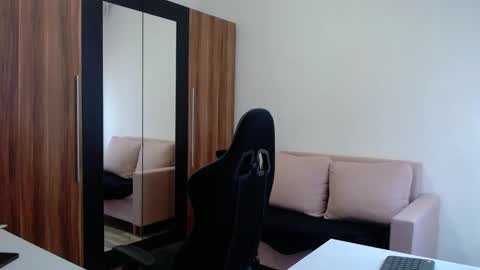 darius_94 online show from October 29, 11:23 am