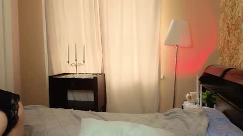 Emily online show from April 17, 7:33 am