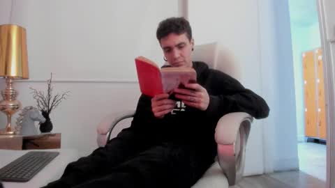 dark_sun333 online show from December 1, 1:58 am