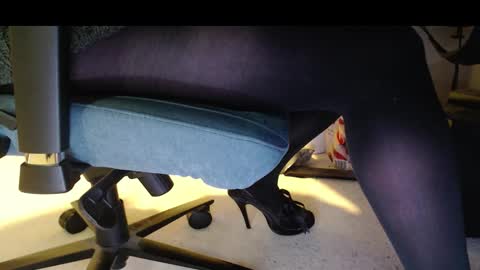 darkestme online show from February 5, 11:58 am