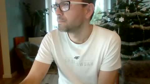 darkhaired34 online show from December 30, 7:37 am