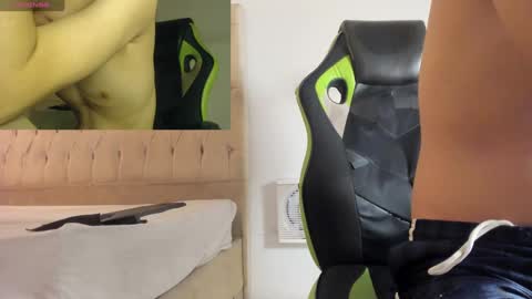 darkknightx01 online show from September 12, 2:46 am