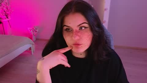 Shine online show from February 4, 9:08 pm