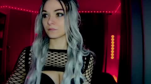 roseredgoddess online show from April 16, 2:33 am