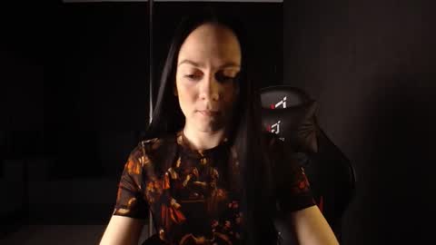 darkspark_ online show from October 7, 8:32 am