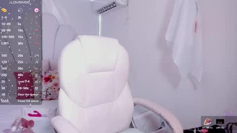 Darle Volant online show from October 18, 9:08 pm