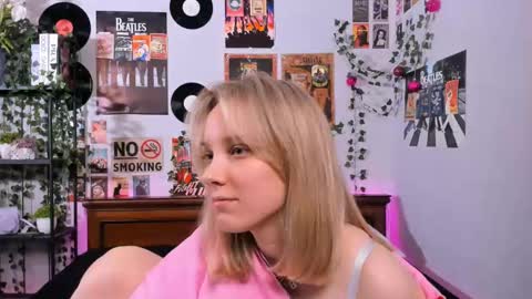 lina online show from March 3, 12:04 am