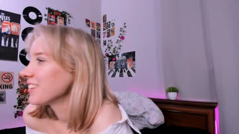 lina online show from February 1, 2:58 am