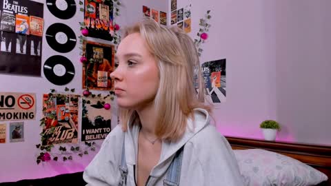 lina online show from January 30, 3:00 am