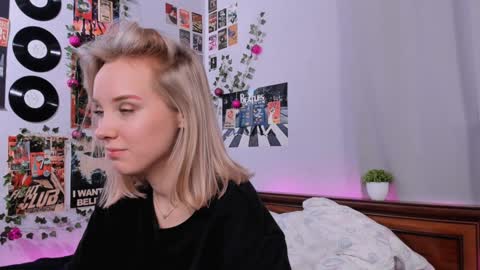 lina online show from February 2, 2:48 am