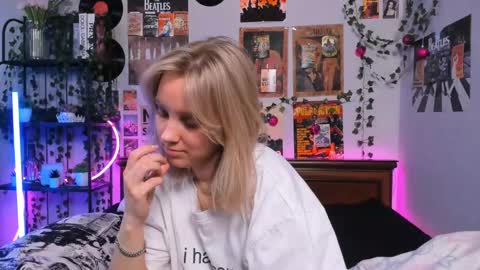 lina online show from March 4, 2:38 am