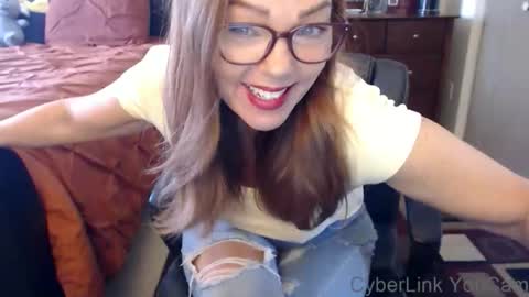 DarlingD online show from March 21, 2:00 pm