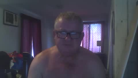 Snapshot of darwincock chatting on December 6, 10:02 pm darwincock online show from December 6, 10:02 pm