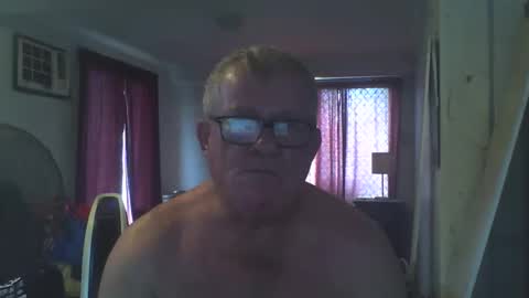 Snapshot of darwincock chatting on December 27, 7:40 am darwincock online show from December 27, 7:40 am