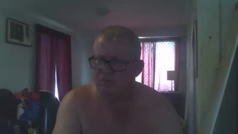 Snapshot of darwincock chatting on December 8, 12:35 am darwincock online show from December 8, 12:35 am