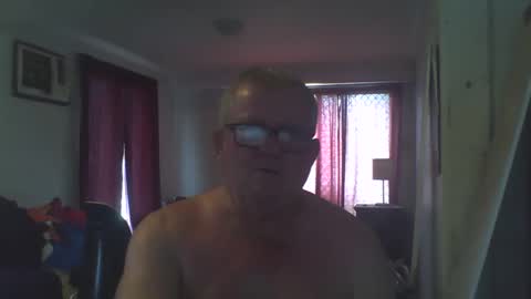 Snapshot of darwincock chatting on December 14, 4:34 am darwincock online show from December 14, 4:34 am